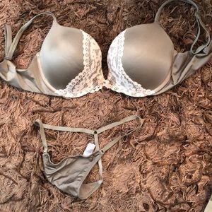 Victoria secret bra and panty set